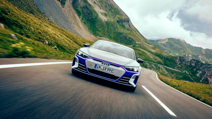 Audi RS e-tron GT: Consumo eléctrico combinado en kWh/100 km: 22,1–19,8; Emisiones combinadas de CO2 en g/km: 0