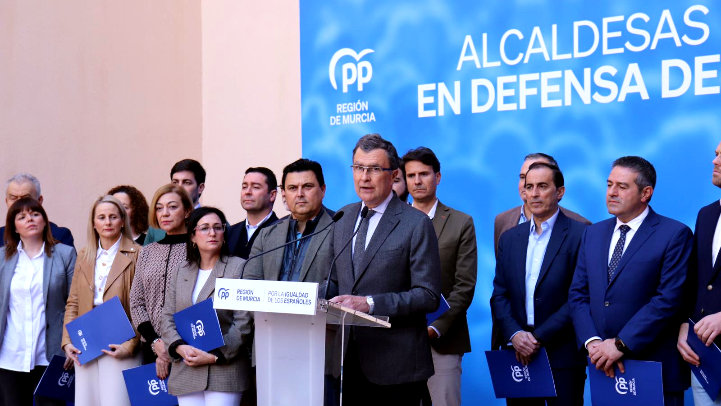 Los alcaldes del Partido Popular de la Región de Murcia firman un manifiesto por la igualdad, “comprometida por las decisiones injustas y arbitrarias del PSOE”