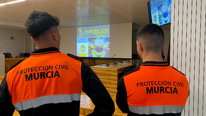 10 voluntarios de Protección Civil del Ayuntamiento de Murcia participan en un curso de seguridad en eventos deportivos